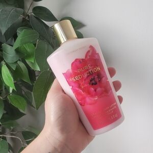 ❤️NEW❤️ Victoria's Secret Pure Seduction Lotion 8.4oz Red Plum Freesia